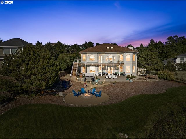 58 SHORELINE Dr, Florence, OR 97439