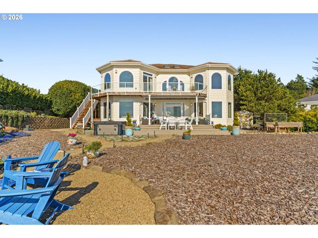 58 SHORELINE Dr, Florence, OR 97439