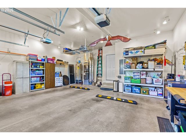 58 SHORELINE Dr, Florence, OR 97439