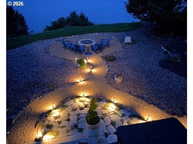 58 SHORELINE Dr, Florence, OR 97439