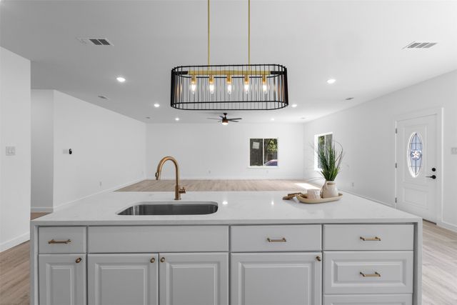 4406 S Ottawa Road, Dallas, TX 75212