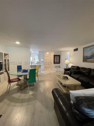 1000 NE 14th Ave 211, Hallandale Beach, FL 33009