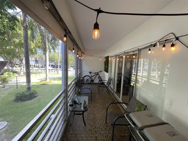 1000 NE 14th Ave 211, Hallandale Beach, FL 33009