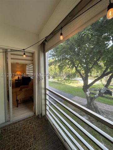 1000 NE 14th Ave 211, Hallandale Beach, FL 33009