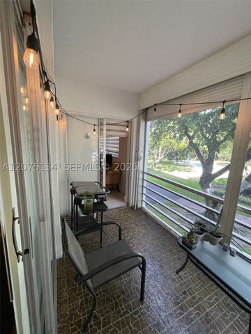 1000 NE 14th Ave 211, Hallandale Beach, FL 33009