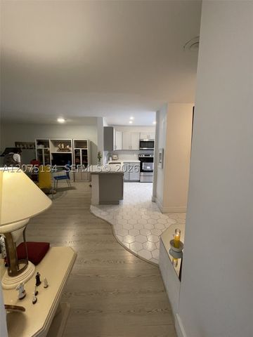 1000 NE 14th Ave 211, Hallandale Beach, FL 33009