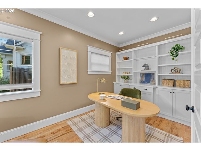 4064 N COURT Ave, Portland, OR 97227