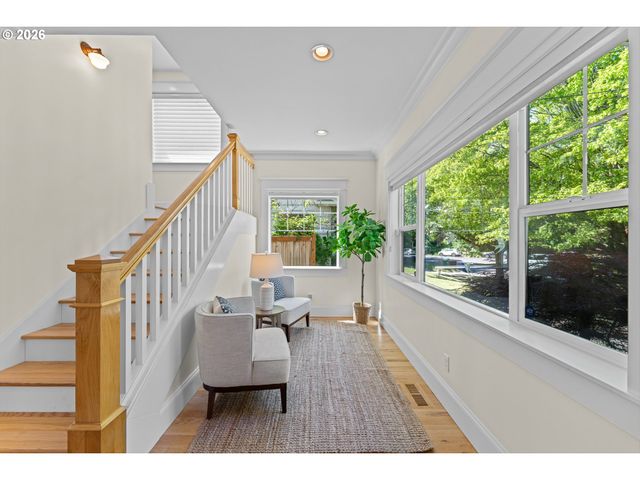 4064 N COURT Ave, Portland, OR 97227