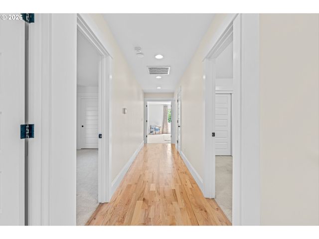4064 N COURT Ave, Portland, OR 97227