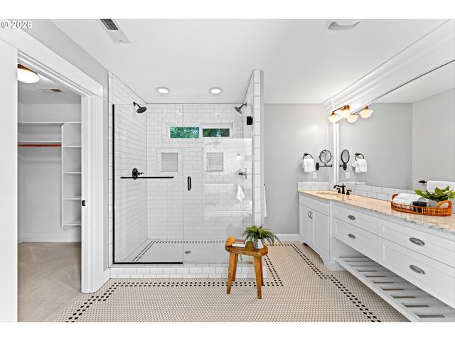 4064 N COURT Ave, Portland, OR 97227