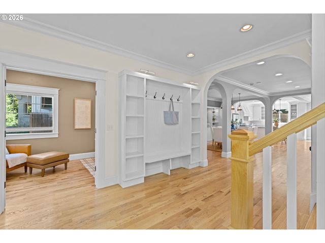 4064 N COURT Ave, Portland, OR 97227