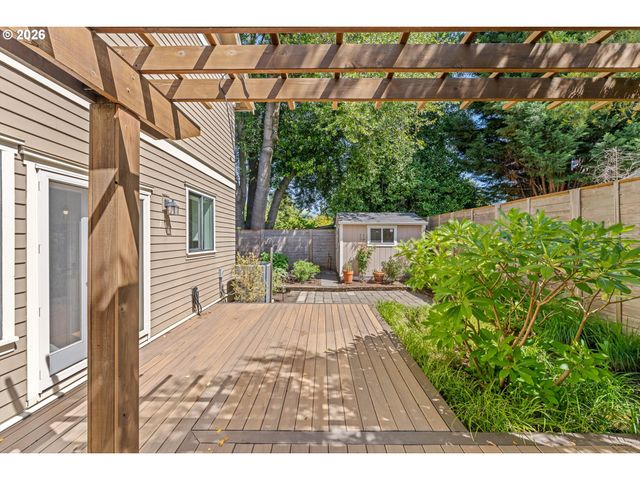 4064 N COURT Ave, Portland, OR 97227