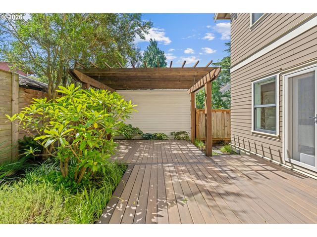4064 N COURT Ave, Portland, OR 97227