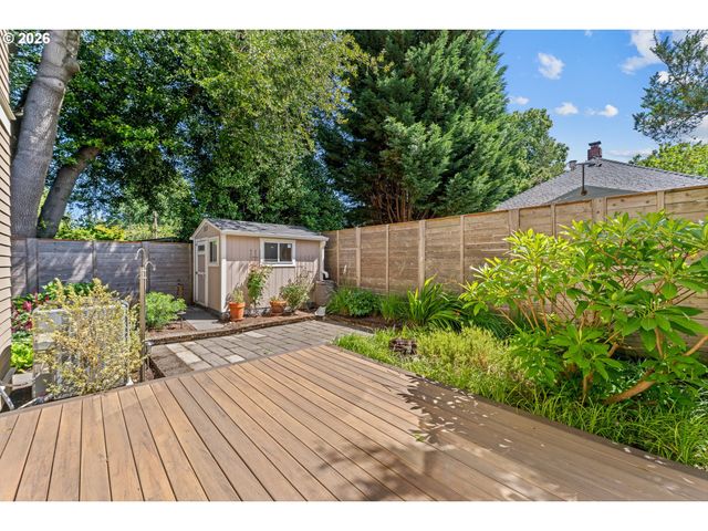 4064 N COURT Ave, Portland, OR 97227