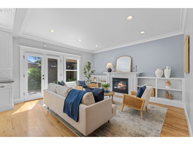 4064 N COURT Ave, Portland, OR 97227