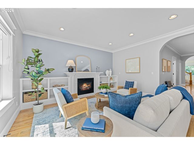 4064 N COURT Ave, Portland, OR 97227