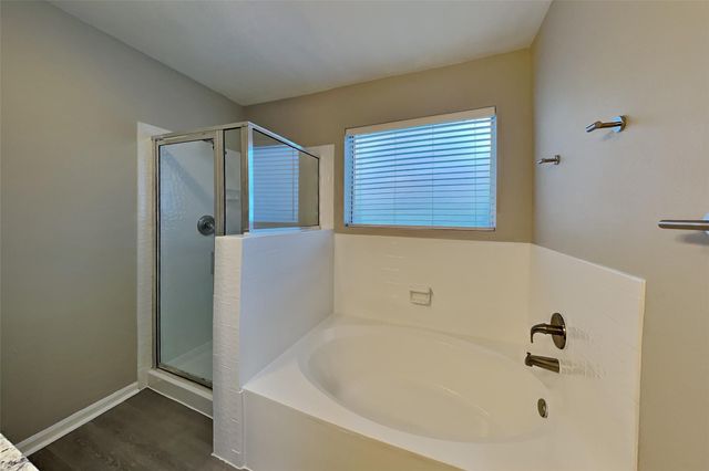 3418 Creek Manor Drive, Houston, TX 77339