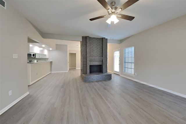3418 Creek Manor Drive, Houston, TX 77339
