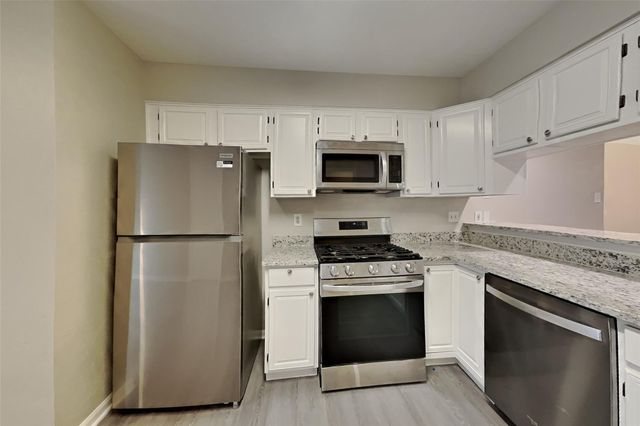 3418 Creek Manor Drive, Houston, TX 77339