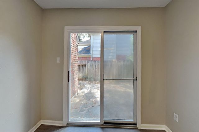 3418 Creek Manor Drive, Houston, TX 77339