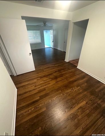 251 PILGRIM DR, San Antonio, TX 78213