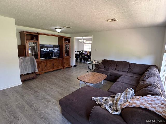 207 Primrose Drive, Prattville, AL 36067