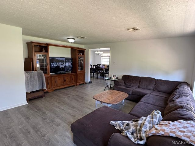 207 Primrose Drive, Prattville, AL 36067