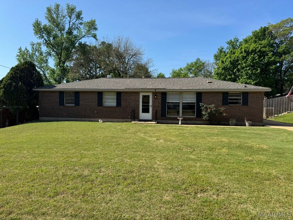 207 Primrose Drive, Prattville, AL 36067