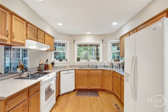 203 Old Rail Road, Bloomingdale, GA 31302