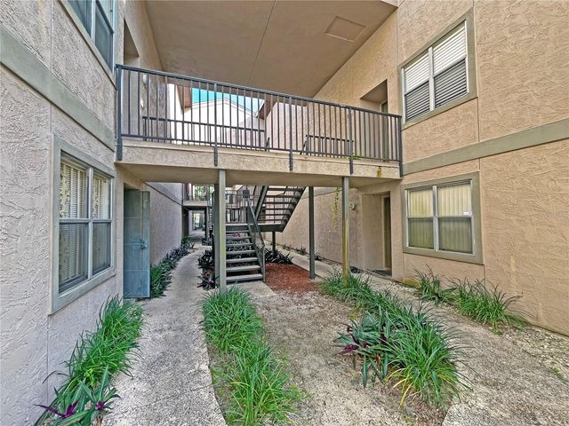 4207 WINDING MOSS TRAIL 208, Tampa, FL 33613