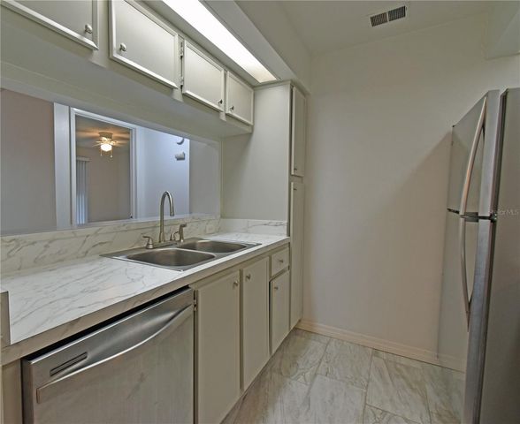 4207 WINDING MOSS TRAIL 208, Tampa, FL 33613