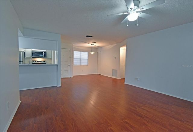 4207 WINDING MOSS TRAIL 208, Tampa, FL 33613