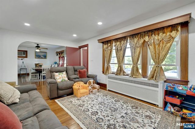 1 Hewitt Avenue, Belleville, NJ 07109