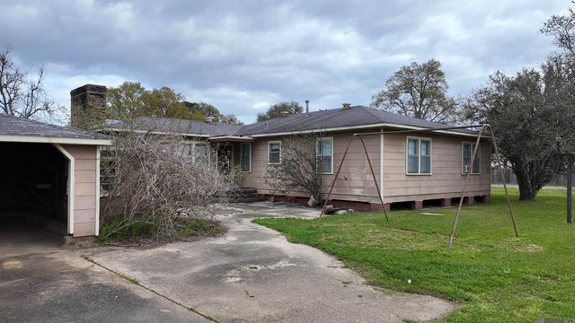 411 Claiborne St, New Roads, LA 70760