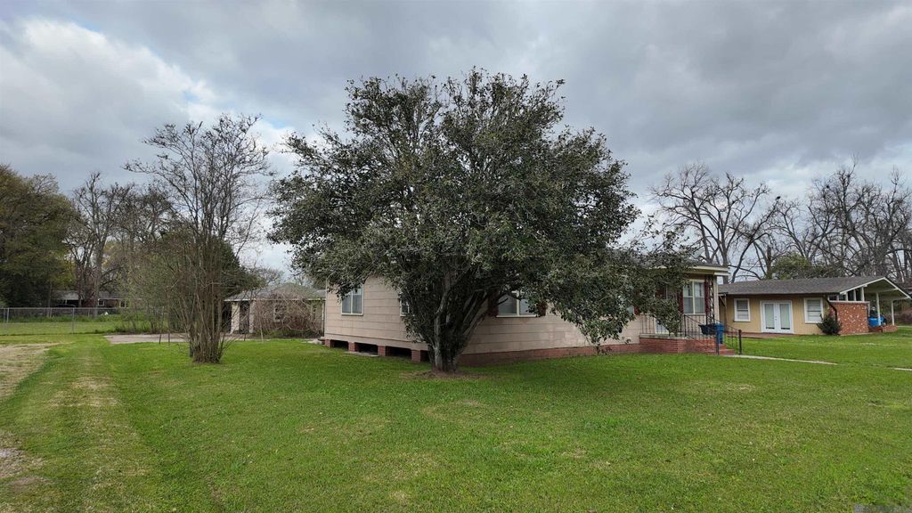 411 Claiborne St, New Roads, LA 70760