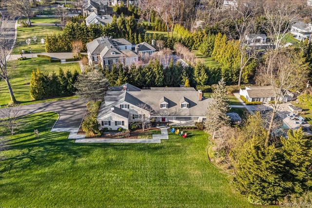 100 Elderfields Road, Manhasset, NY 11030
