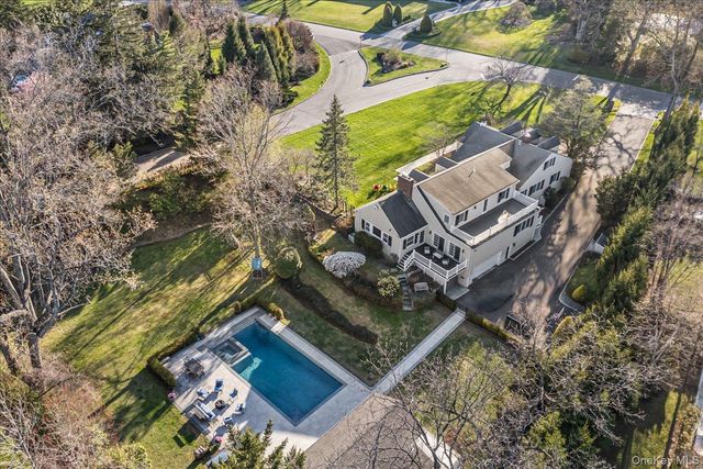 100 Elderfields Road, Manhasset, NY 11030