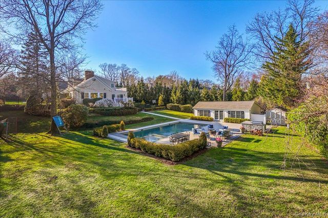 100 Elderfields Road, Manhasset, NY 11030