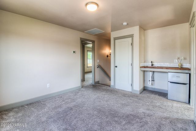 221 Fourth Ave, Zillah, WA 98953