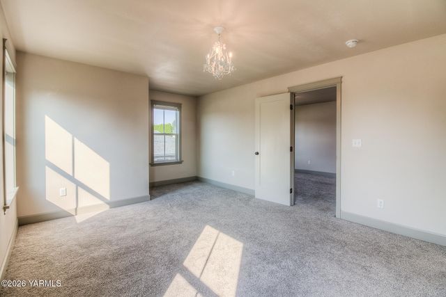 221 Fourth Ave, Zillah, WA 98953