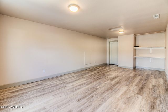 221 Fourth Ave, Zillah, WA 98953