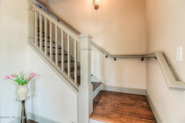 221 Fourth Ave, Zillah, WA 98953