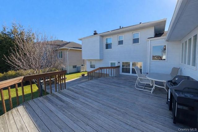 3421 Turf Road, Oceanside, NY 11572