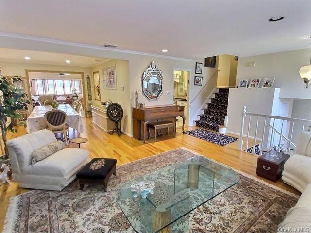 3421 Turf Road, Oceanside, NY 11572