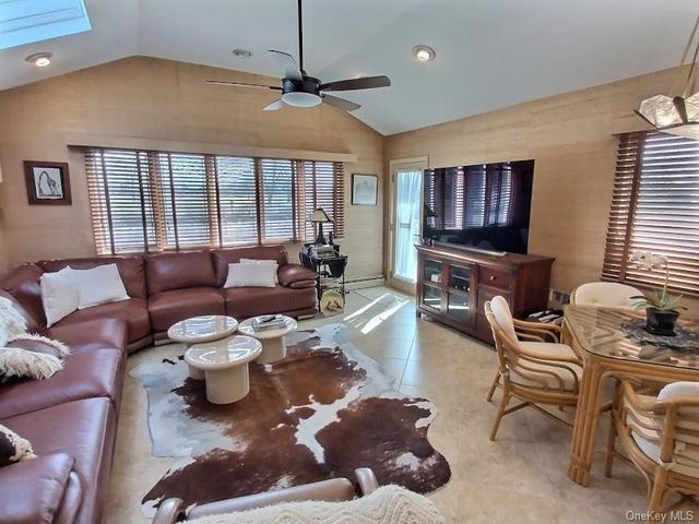 3421 Turf Road, Oceanside, NY 11572