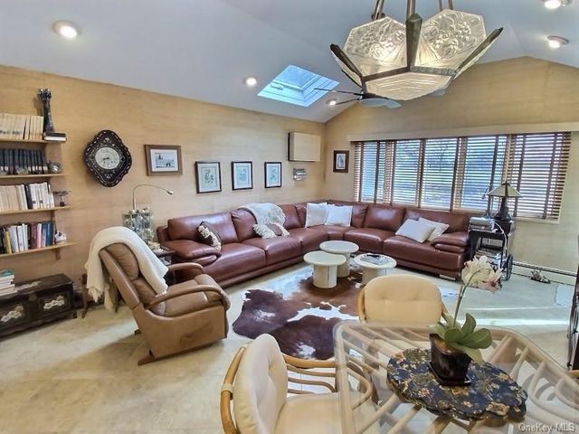 3421 Turf Road, Oceanside, NY 11572
