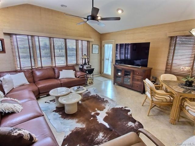 3421 Turf Road, Oceanside, NY 11572