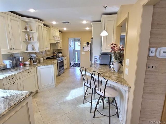 3421 Turf Road, Oceanside, NY 11572