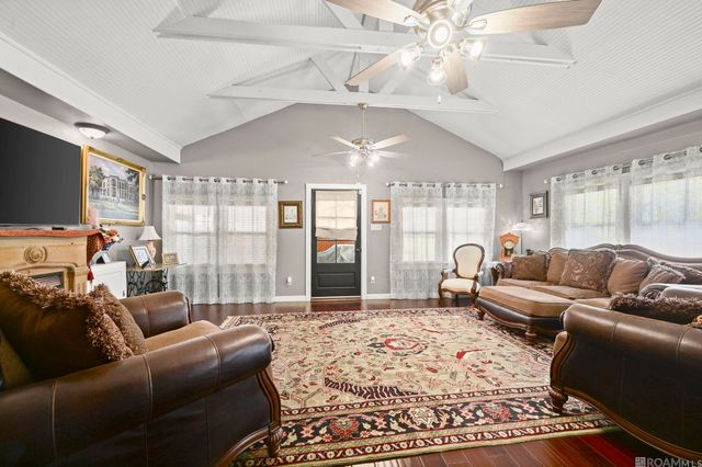 40434 La Hwy 621, Gonzales, LA 70737