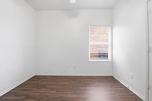 202 Bob White Drive, Red Oak, TX 75154